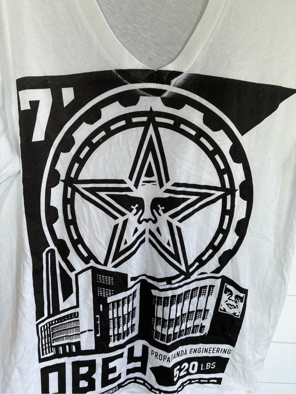vintage OBEY Women's
"Propaganda Engineering 520 Lbs"
V-Neck T-Shirt. NWOT/0221 - Picture 3 of 8
